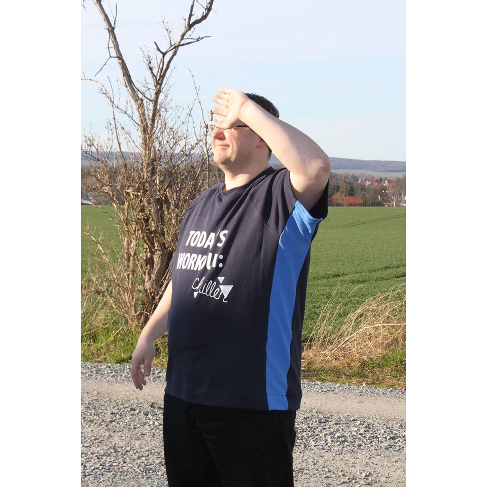 „Monsieur Sportif“-Das raffinierte Herren-Shirt mit Seitenstreifen