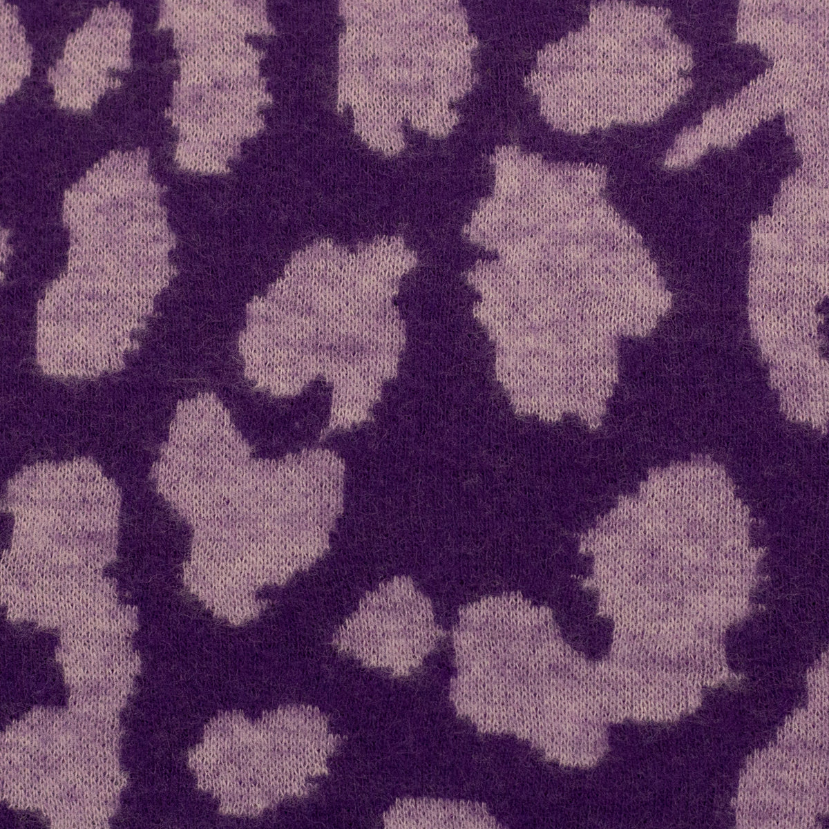 Swafing Strickstoff Emily aus Baumwolle mit modernem Leomuster für Pullover, Cardigans und Kleider