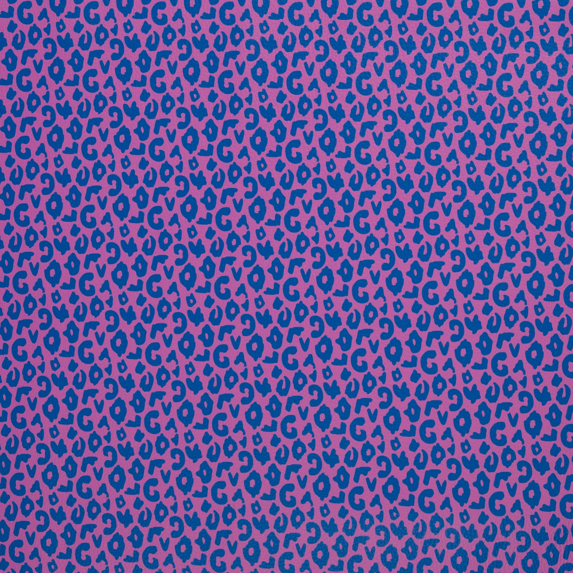 Hochwertiges Kunstleder „Brush & Wild Leo“ by Cherry Picking mit moderner Leo-Optik – ideal für Taschen, Accessoires und kreative Nähprojekte.