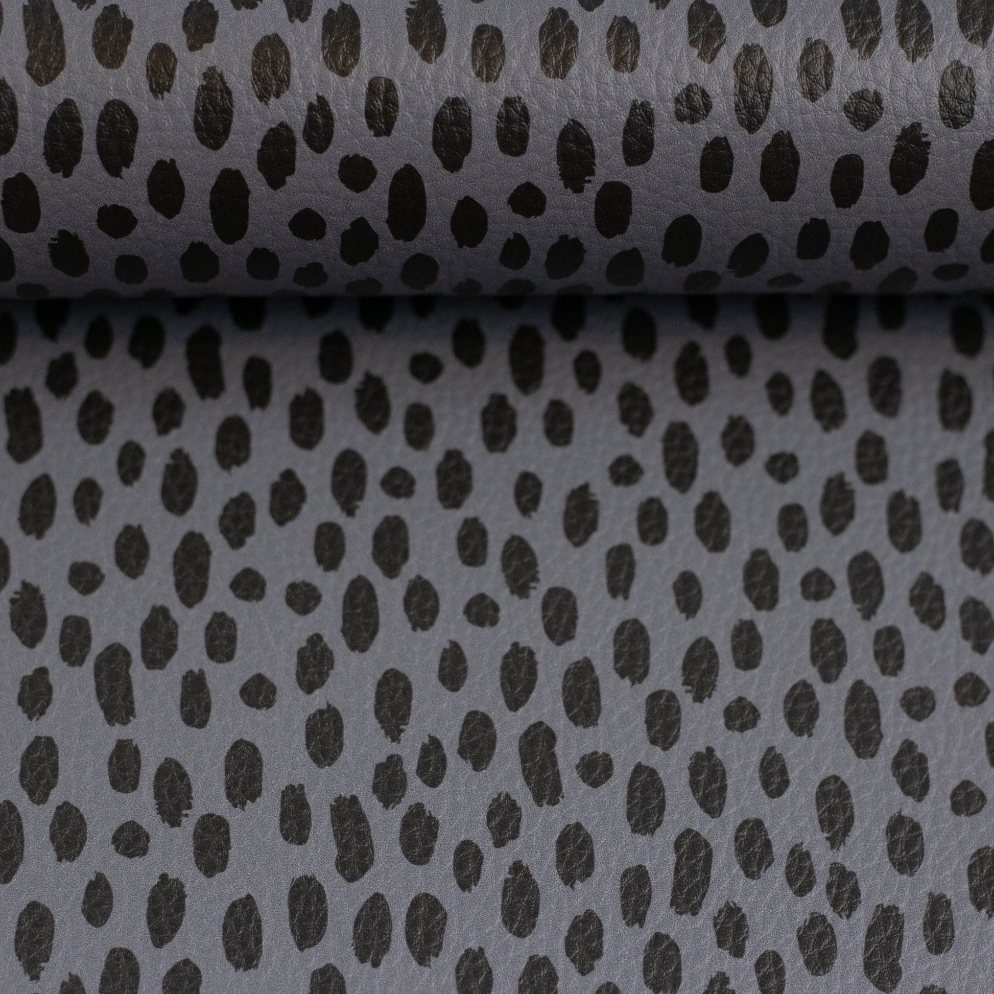 Kunstleder „Brush & Wild Dots“ by Cherry Picking mit modernem handgemaltem Tupfendesign in verschiedenen Farbvarianten – perfekt für Taschen, Accessoires und Wohnprojekte.