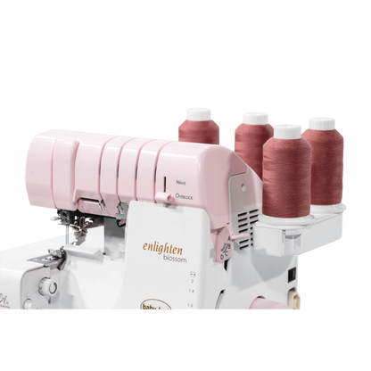 Überall an der Babylock enlighten blosson finden sich Teile in der Farbe rosa, das macht sie zu einer Besonderheit.