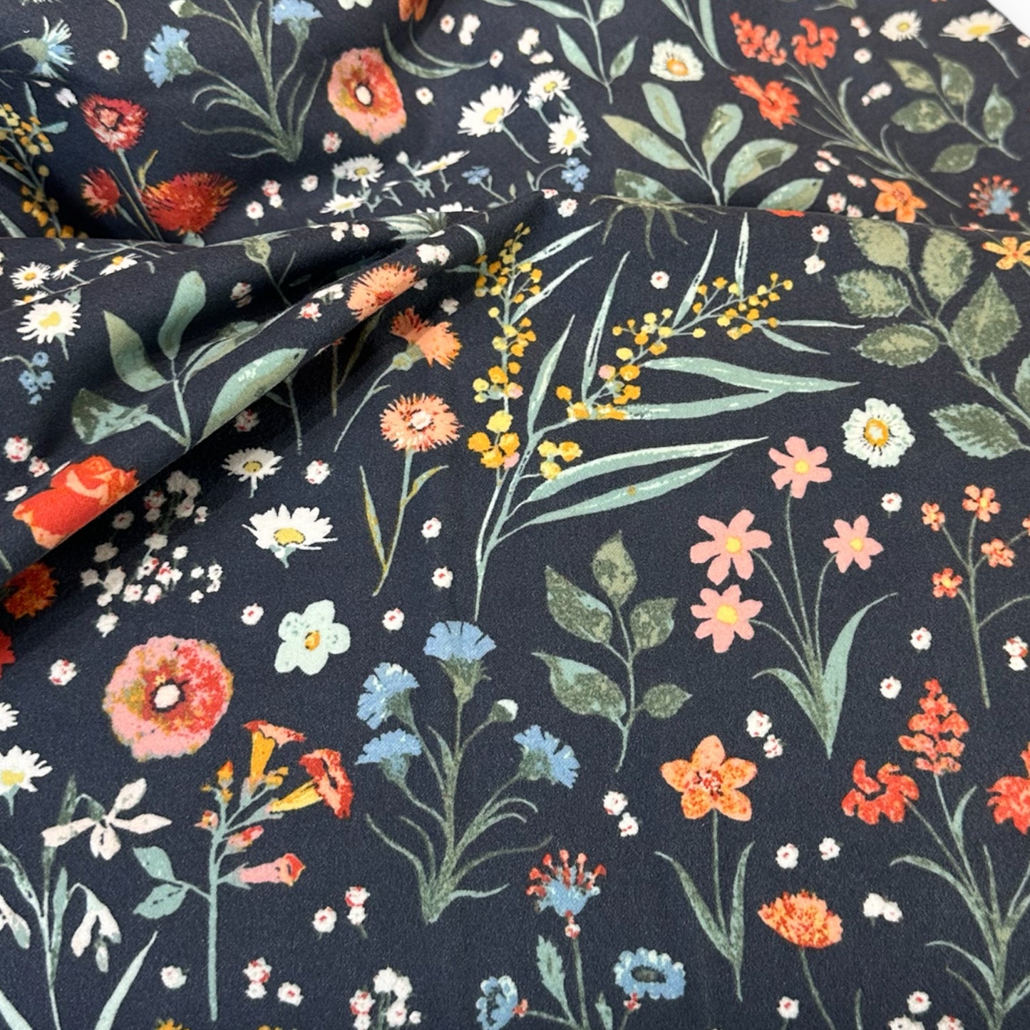 Feiner Blumenflanell aus dem Hause "Art Galerie Fabrics", bekannt für feinste Qualitäten 