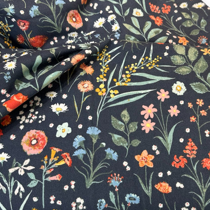 Feiner Blumenflanell aus dem Hause "Art Galerie Fabrics", bekannt für feinste Qualitäten 