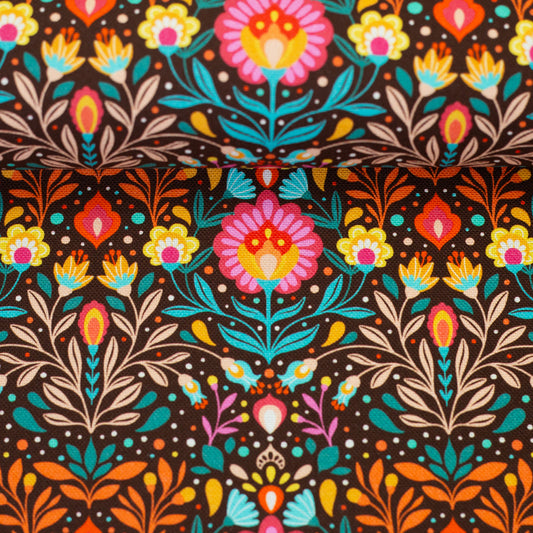 Robuster Baumwoll-Canvas mit buntem Folk-Blumenmuster im Retro- und Boho-Stil auf dunklem Hintergrund – ideal für Taschen, Dekorationen und kreative Nähprojekte.
