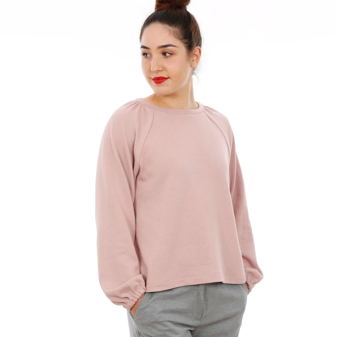 FRAU CAJA • Raglanpullover mit Blousonärmeln  / Papierschnitt