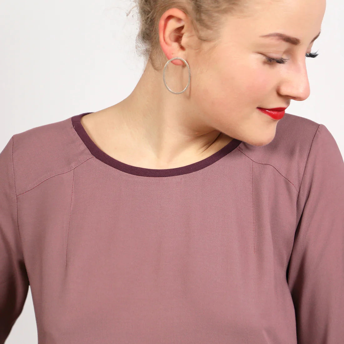 FRAU DANA • Bluse mit Halslochbündchen  / Papierschnitt