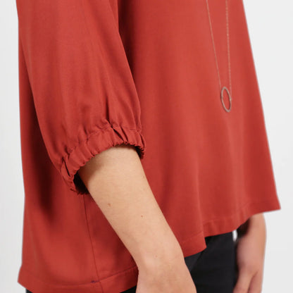 FRAU HOLLY • weite Bluse mit gerafftem Ärmelsaum  / Papierschnitt