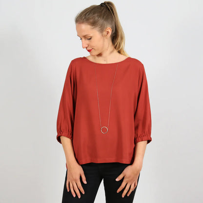 FRAU HOLLY • weite Bluse mit gerafftem Ärmelsaum  / Papierschnitt