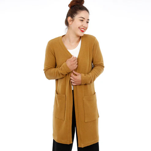 FRAU JACKY • Cardigan mit aufgesetzten Taschen  / Papierschnitt