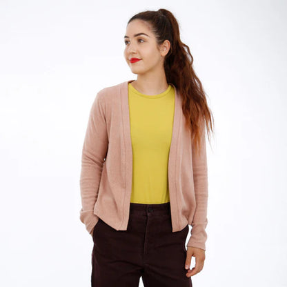 FRAU JACKY • Cardigan mit aufgesetzten Taschen  / Papierschnitt