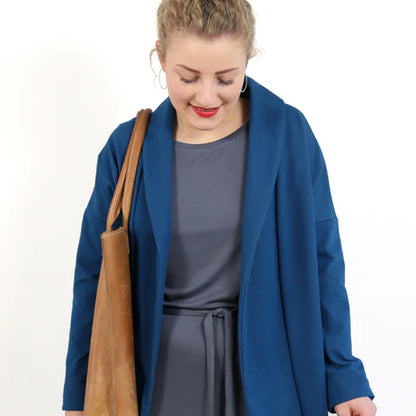 FRAU KATI • Sweatjacke mit Schalkragen  / Papierschnitt