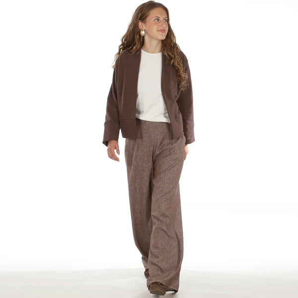 Cardigan FRAU TILDA, Papierschnitt für Damen in XS bis XXL, mit angeschnittenem Kragen, breiten Bündchen und offener Form ohne Verschluss.