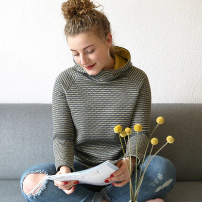 FRAU TONI • Kapuzensweater / Papierschnitt