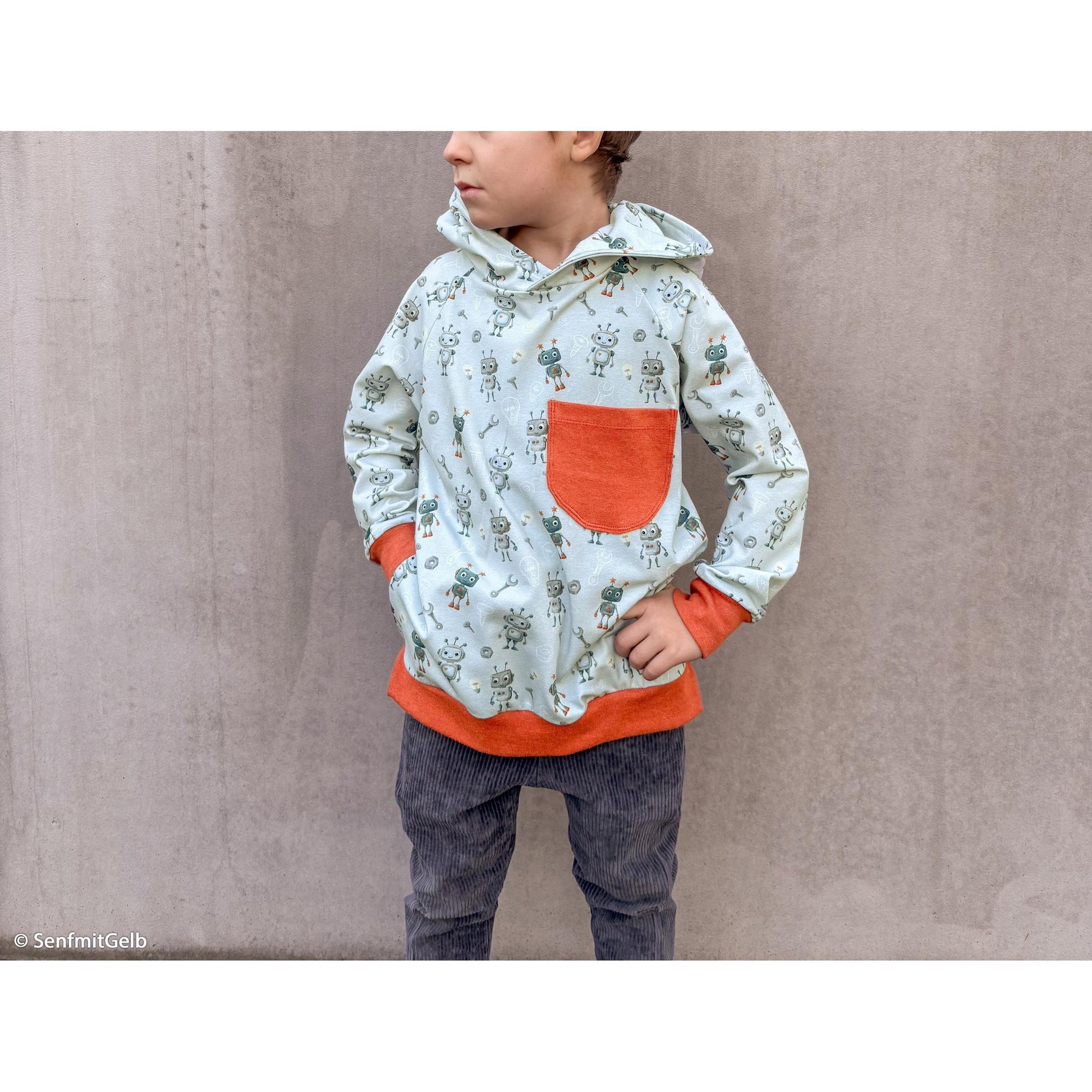Hellblauer Baumwolljersey mit niedlichen Robotern, Werkzeugen und Technik-Motiven – Design „Hello Robot“ von Mrs. Mint Design für Swafing