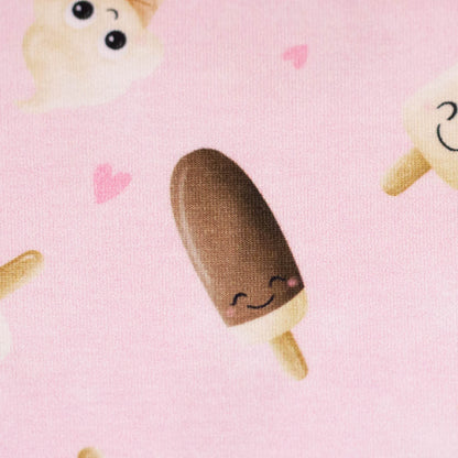Rosa Baumwolljersey mit niedlichen Eis-Motiven und kleinen Herzen – Design „Too Cute to Melt“ von Mrs. Mint Design für Swafing.