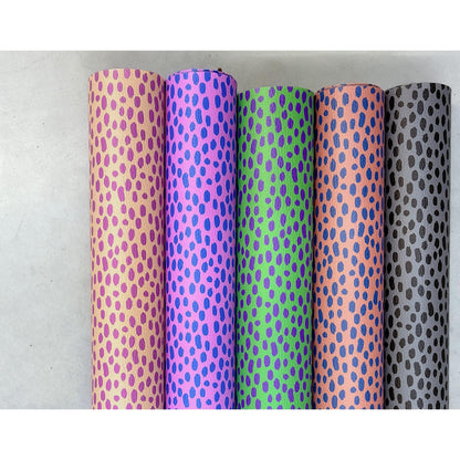 Kunstleder „Brush & Wild Dots“ by Cherry Picking mit modernem handgemaltem Tupfendesign in verschiedenen Farbvarianten – perfekt für Taschen, Accessoires und Wohnprojekte.