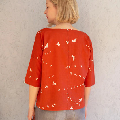 FRAU AIKO kurze Bluse mit Taschen / Papierschnitt
