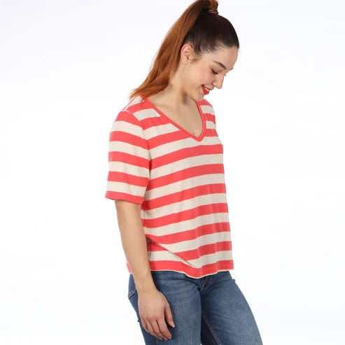 FRAU KAY V-Shirt | Papierschnitt