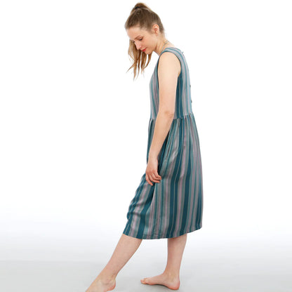 FRAU ADELE • Trägerkleid mit Knopfleiste im Rückenteil, PAPIERSCHNITT