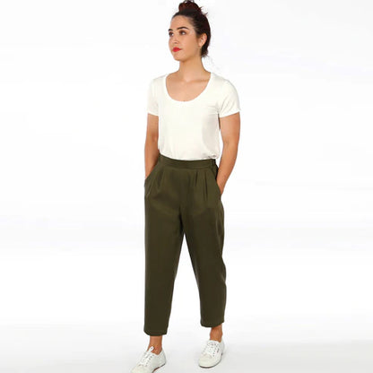 FRAU GUSTA • Hose im egg-shape