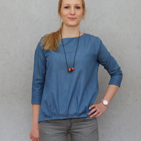 FRAU NINA • Bluse mit Saumfalten PAPIERSCHNITT