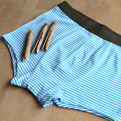 HERR JOHN • Bequeme Pants für den Mann, PAPIERSCHNITT