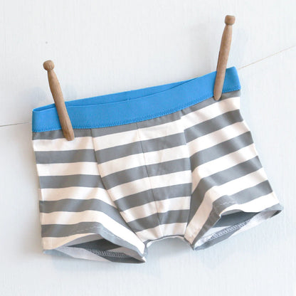 JOHN • Bequeme Pants für Jungs; PAPIERSCHNITT