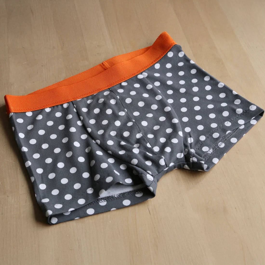 JOHN • Bequeme Pants für Jungs; PAPIERSCHNITT
