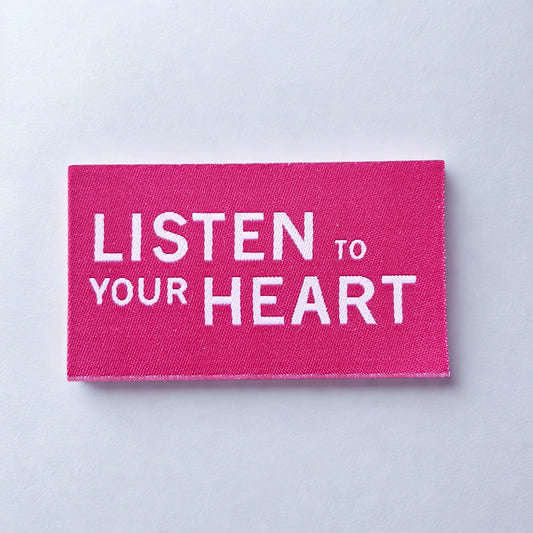 Weblabel „Listen to your Heart“ von Prülla 4x7 cm zum Aufbügeln oder Annähen für Nähprojekte 💛