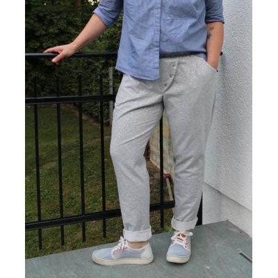 Schnittmuster Ludwig Lässig Chinohose Damen mit diagonaler Knopfleiste und schmalem Bein