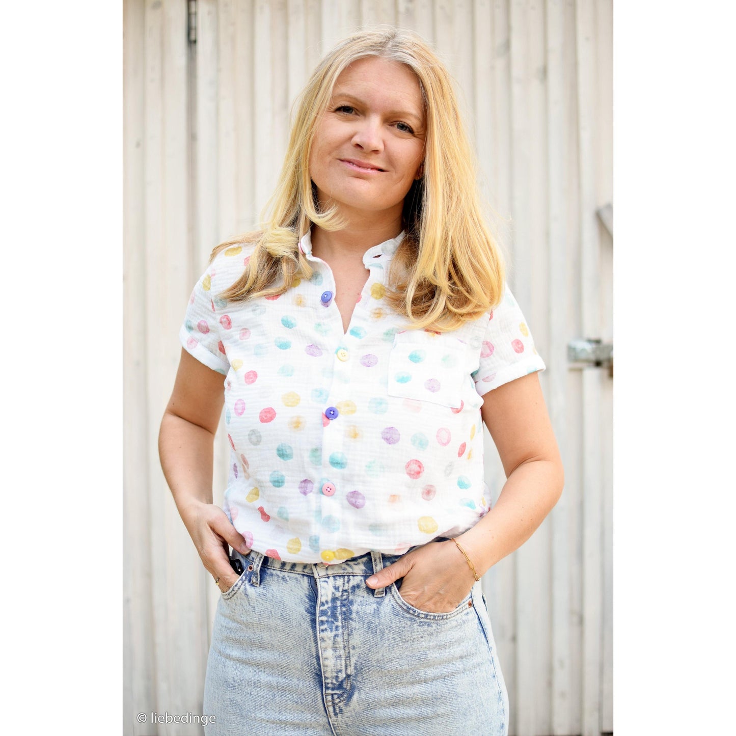 Weißer Musselin von Swafing mit bunten Aquarell-Punkten in Pastellfarben – weicher Baumwollstoff für sommerliche Kleidung, Babyprojekte und Accessoires.