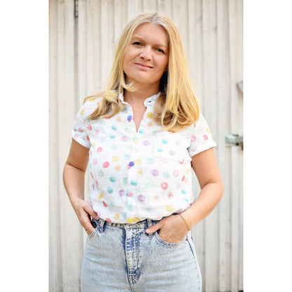 Weißer Musselin von Swafing mit bunten Aquarell-Punkten in Pastellfarben – weicher Baumwollstoff für sommerliche Kleidung, Babyprojekte und Accessoires.