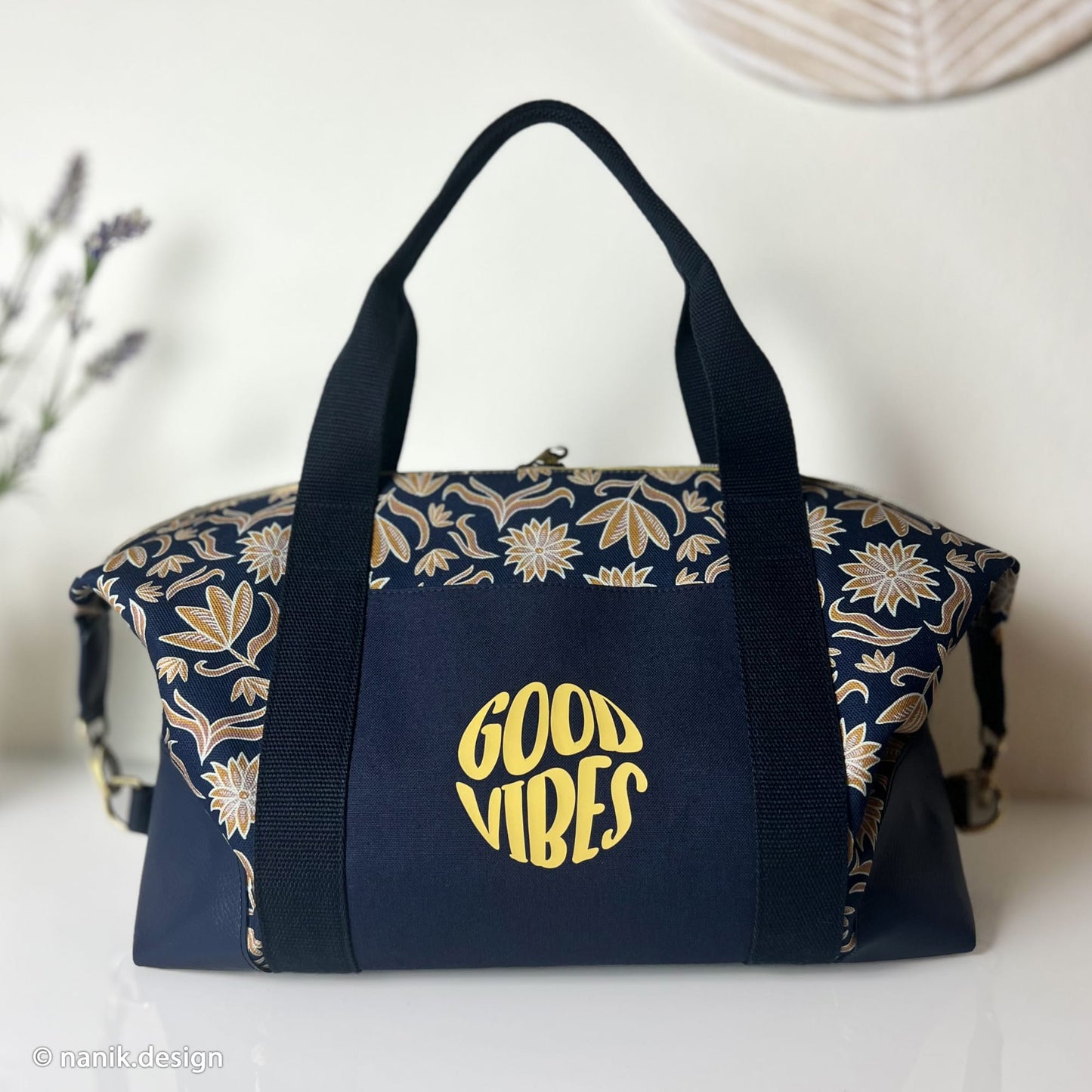 Canvas "Retro Flowers" by Emjo Design