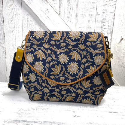 Canvas "Retro Flowers" by Emjo Design