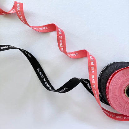 Satinband „Do more of what makes you happy“ – von Prülla #mehretikette