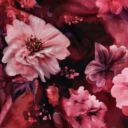 Baumwolljersey „Blütenrausch“ – Aquarellblumen in Bordeaux & Pink