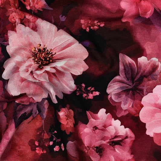 Baumwolljersey „Blütenrausch“ – Aquarellblumen in Bordeaux & Pink