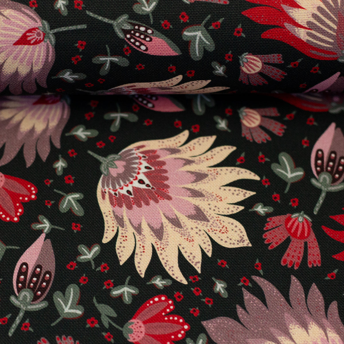 Canvas Bold Blooms by Bienvenido Collorido