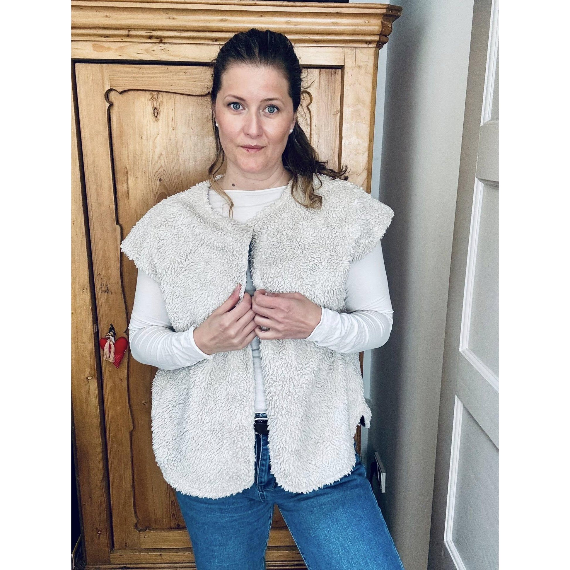 Papierschnittmuster Steppjacke Skara für Damen Größe 32 bis 54 mit verschiedenen Varianten und moderner Passform
