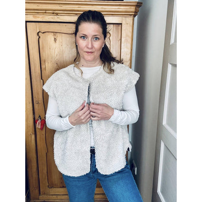 Papierschnittmuster Steppjacke Skara für Damen Größe 32 bis 54 mit verschiedenen Varianten und moderner Passform