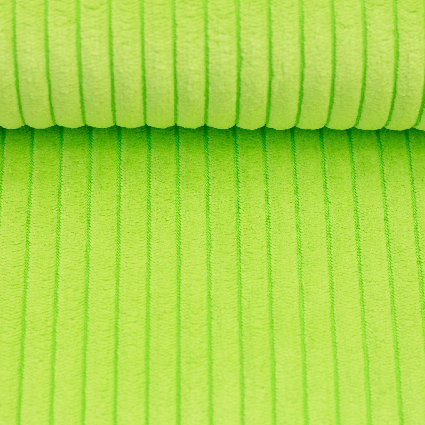 Detailaufnahme der breiten Cordrippen des Stoffes Wanja