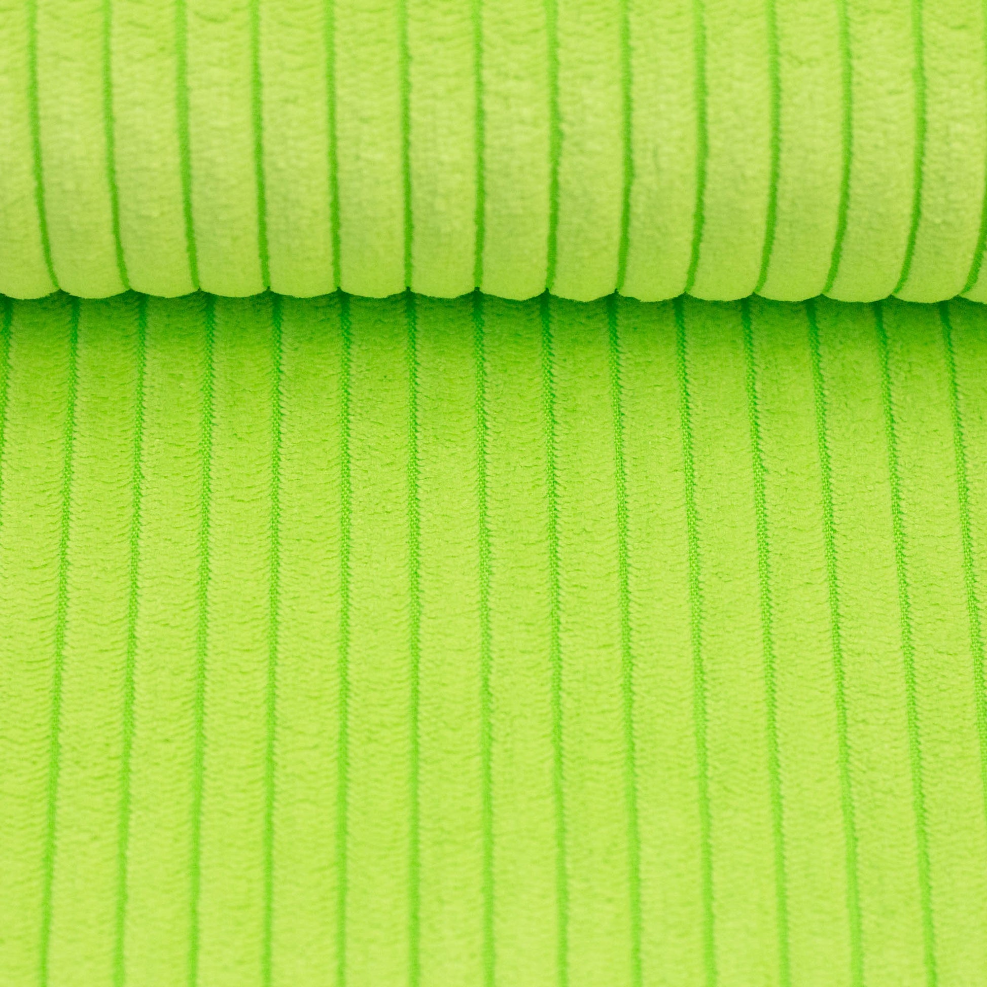 Detailaufnahme der breiten Cordrippen des Stoffes Wanja