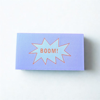 Weblabel „BOOM!“ von Prülla 4x7 cm zum Aufbügeln oder Annähen für DIY Nähprojekte 💥